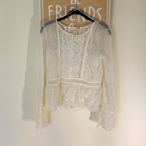 CREAM LACE FREE PEOPLE TOP EUC🏖